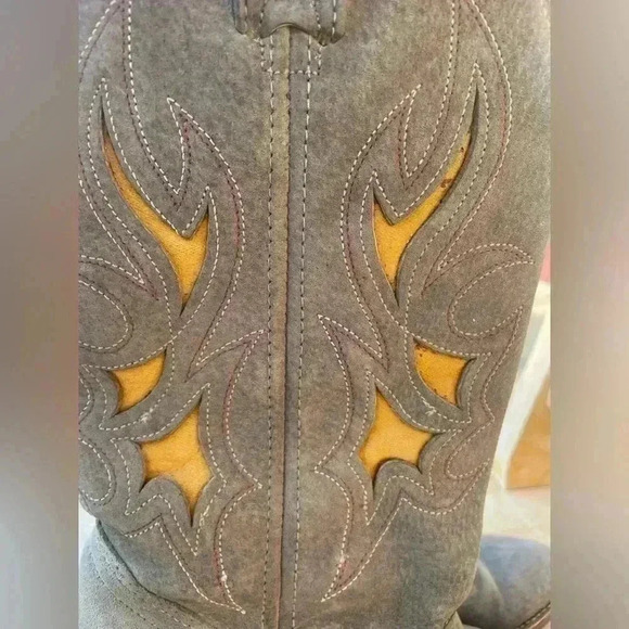 Laredo women’s suede heel gray with mustard yellow inlays accent sz 7 vintage - Picture 11 of 11